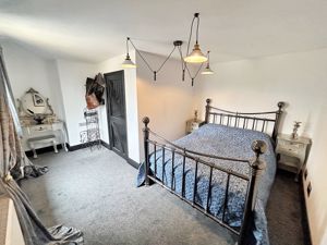 Bedroom- click for photo gallery